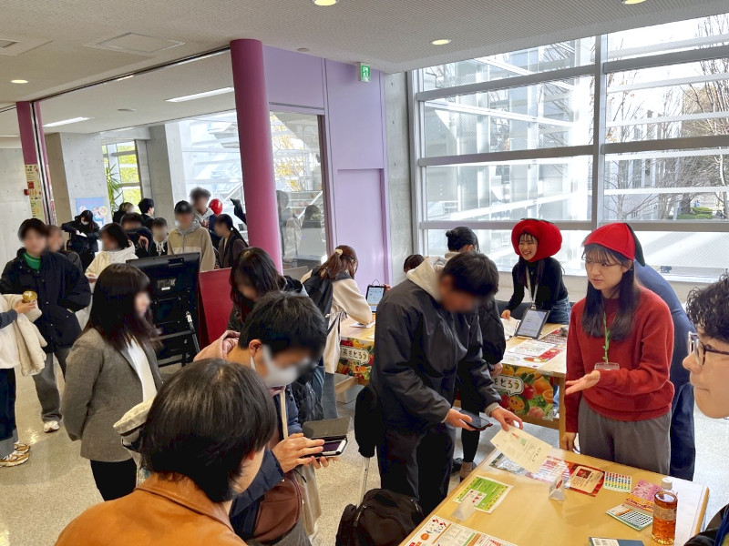 学生食堂でカゴメ（株）と連携し野菜摂取を促進　ベジチェック選手権・カゴメ食堂を開催（農学部・本所ゼミ）