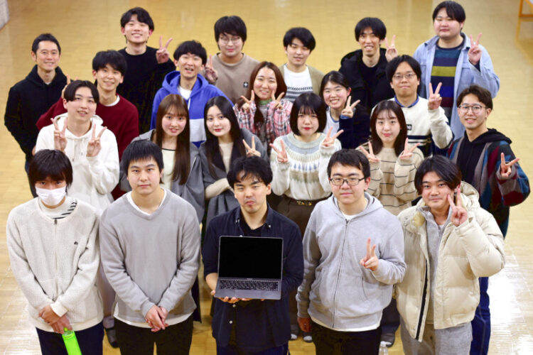 化学実験と数理解析で現象の普遍的なメカニズムを明らかにする（先端数理科学研究科・末松信彦研究室）